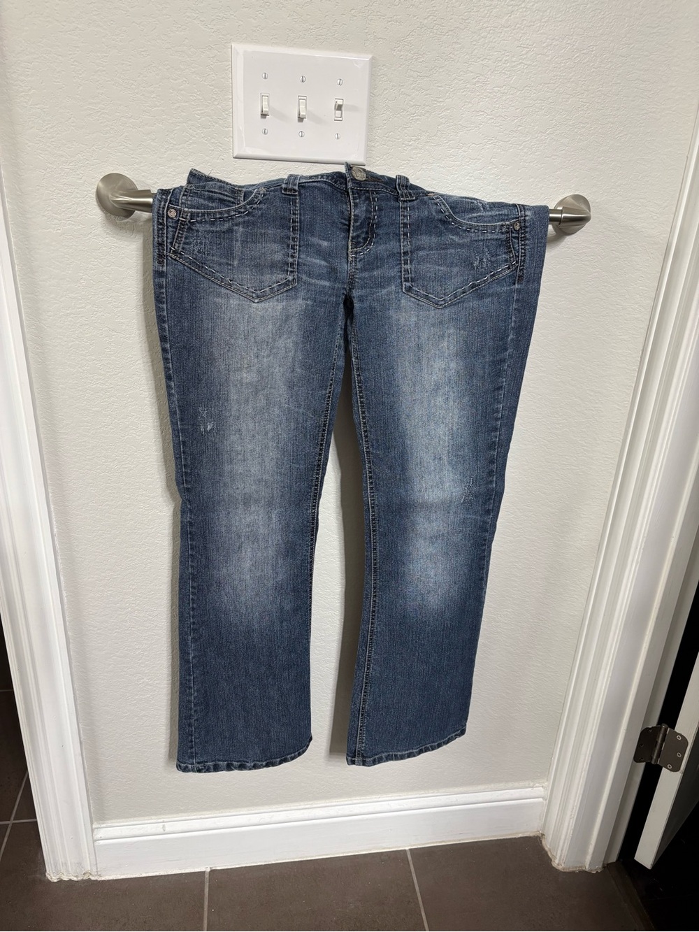 Women’s Straight Leg Blue Denim Jeans - Classic Everyday Style